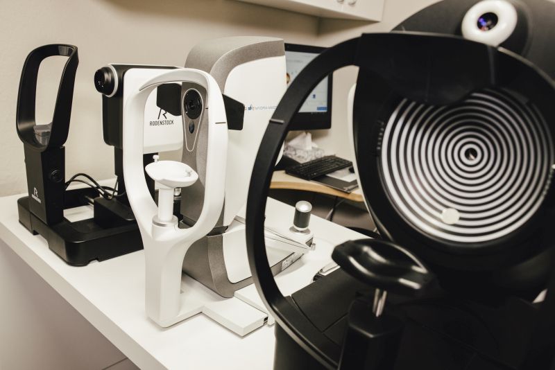 Augenoptische Geräte für die Messung der Hornhaut, Augeninnendrucks und Netzhaut